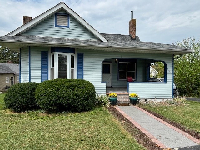 Front entrance and front porch - 101 Sable Ave