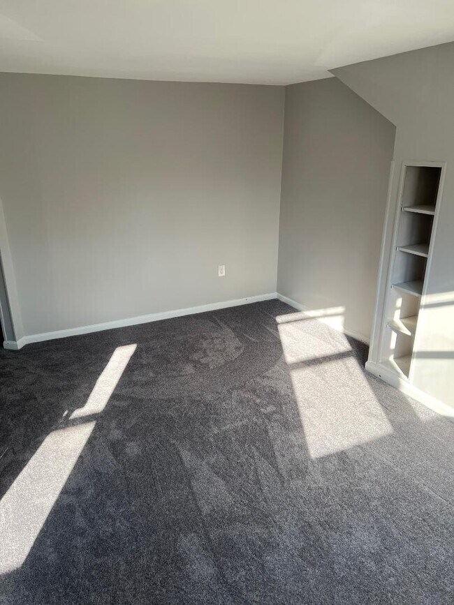 Living Room - 637 8th St