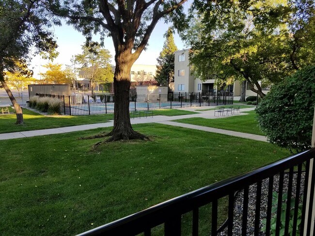 Foto del edificio - 4101 Parklawn Ave