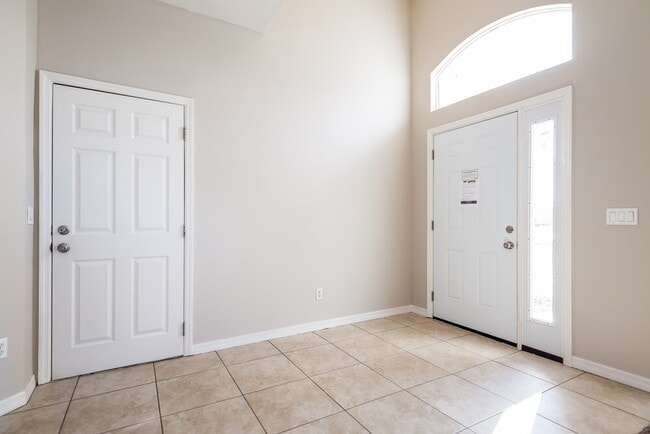 Building Photo - 184 Aurelia Ct