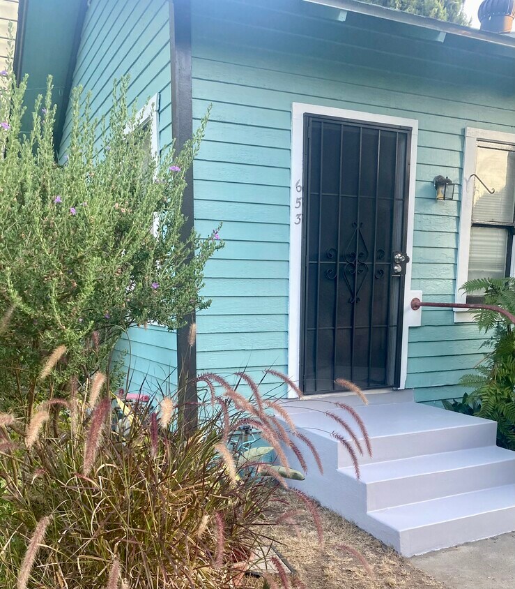 New paint - 653 N Mar Vista Ave