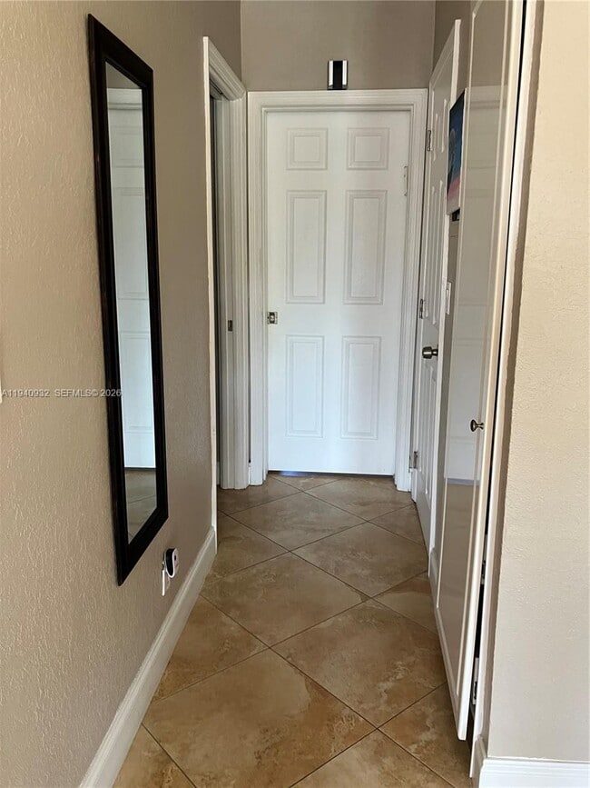 Foto del edificio - 455 Golden Isles Dr