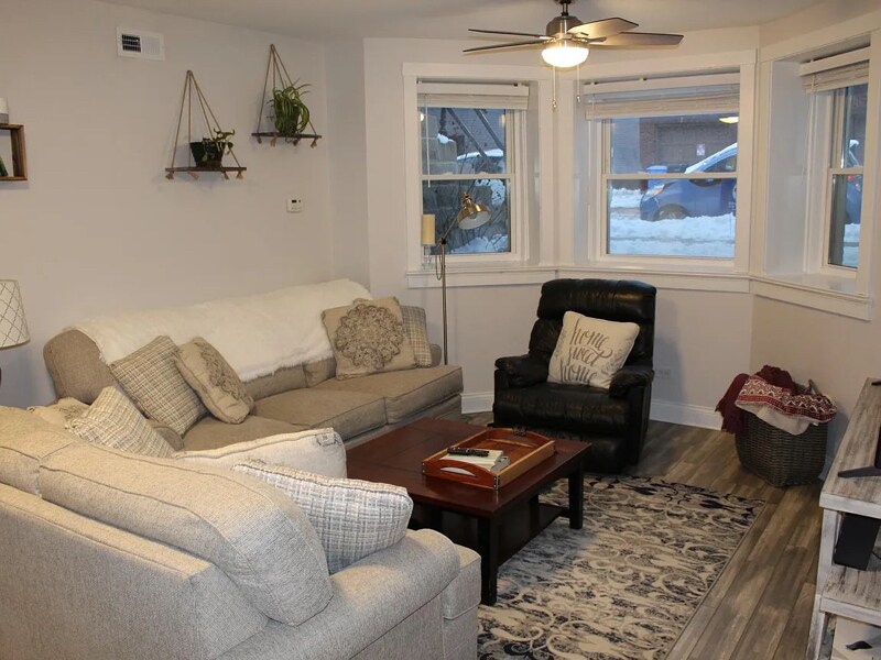 Foto principal - 2336 N Maplewood Ave