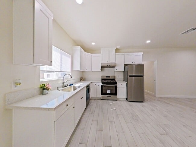 Building Photo - NEW CONSTRUCTION: Modern ADU with Private ...