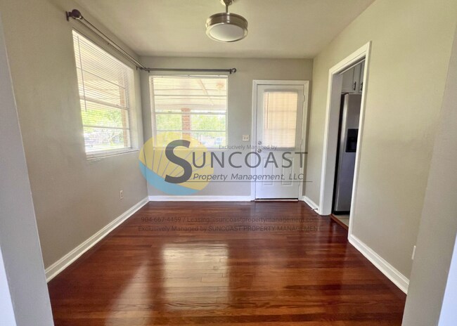 Building Photo - Bright & Charming 3BD in West Jax!