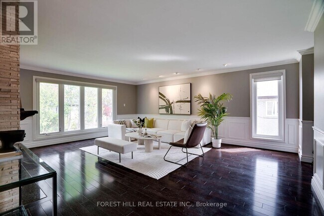 Building Photo - 244 Waterloo Ave