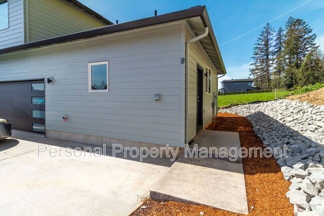 Building Photo - 1801 N 20th Ct