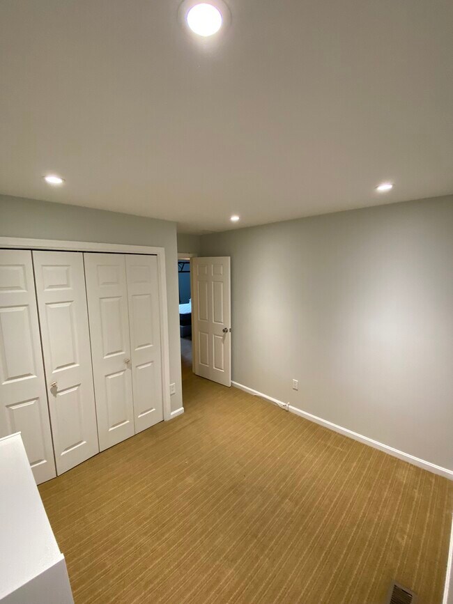 Foto del edificio - 4916 Bradley Blvd