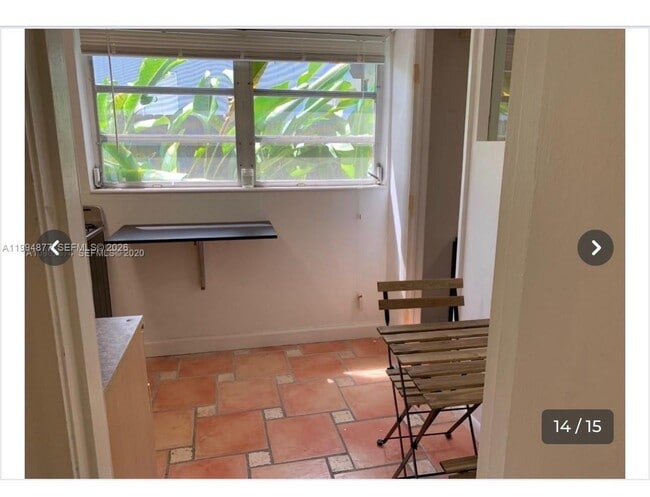 Foto del edificio - 4230 SW 11th St