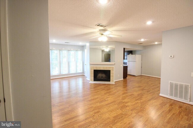 Foto del edificio - 3901 Golf Tee Ct