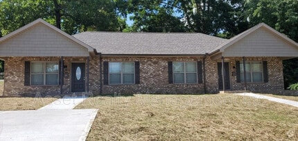 Building Photo - 101 Howard Ln