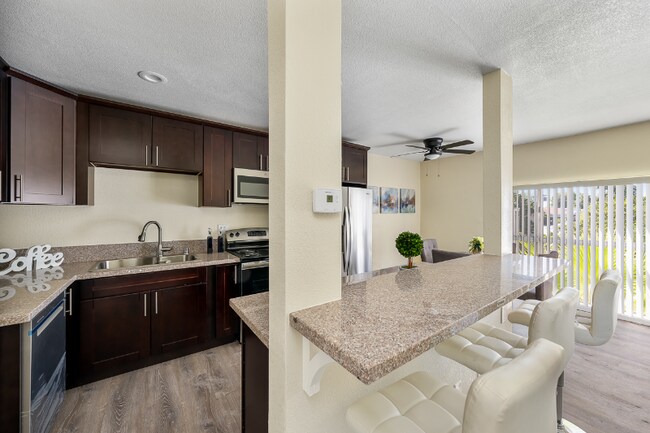 Foto del edificio - 7025 Waite Dr