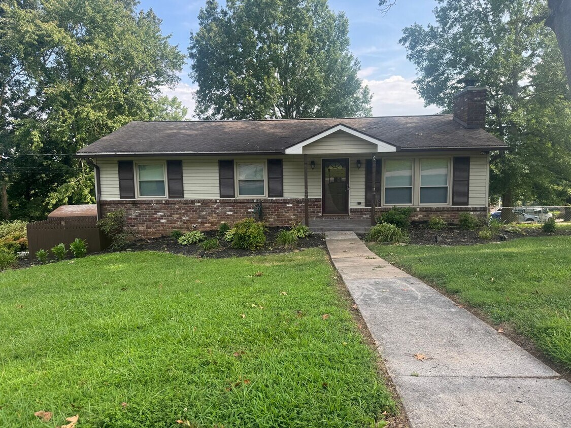 Building Photo - 4616 Crestfield Rd