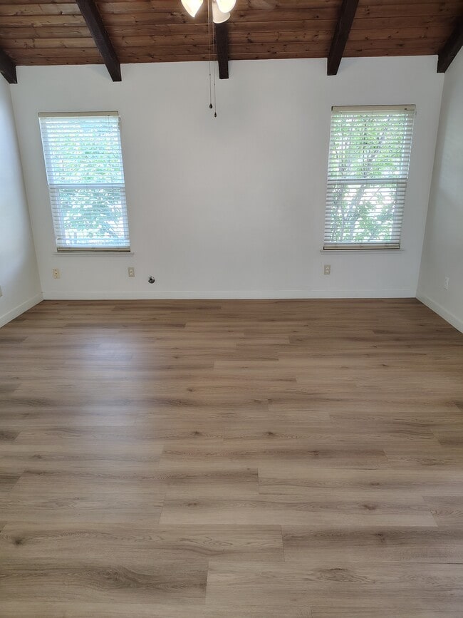Living Room - 1100 S Edison St