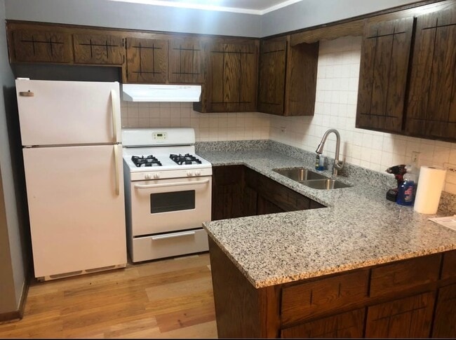 Foto del edificio - 8137 Marion Dr