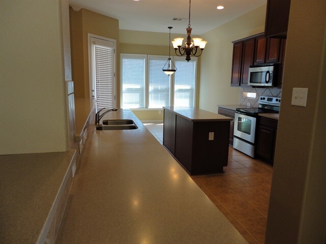 Building Photo - 154 Justin Leonard Dr