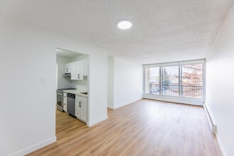 Building Photo - Wyldewood Estates