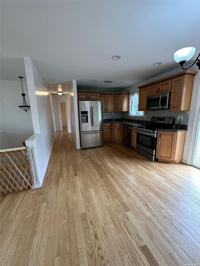 Building Photo - 98 Cortelyou St