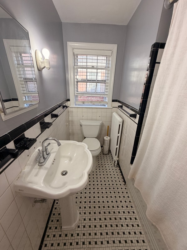 Building Photo - 8402 Flower Ave