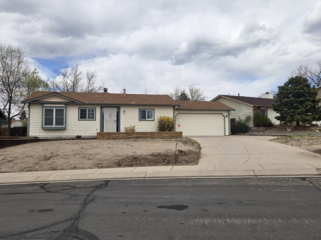 Photo - 7930 Conifer Dr (Colorado Springs, CO)