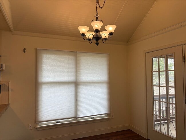 Building Photo - 3 Bedroom 2 Bath Home in Colington