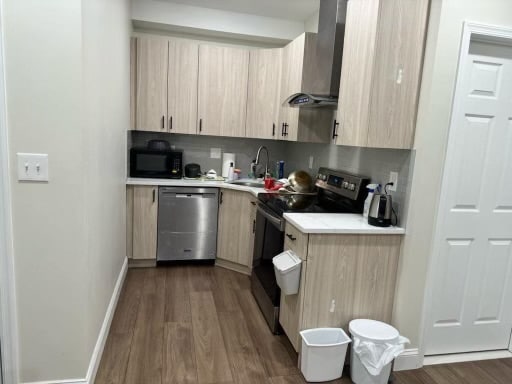 Primary Photo - 42 N 40th St