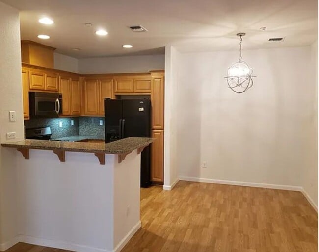 Building Photo - Easy Living in Dublin - Single Level 2/2 C...