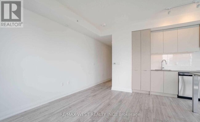 Building Photo - 26 Gibbs Rd