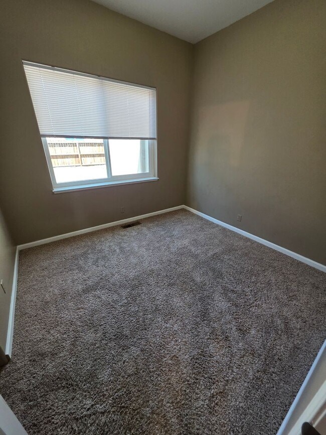 Foto del edificio - Fully Furnished