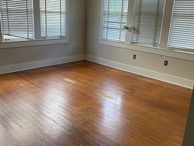 Foto del edificio - 4187 Hyacinth Ave