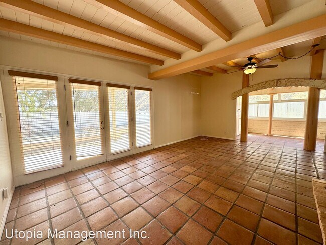 Building Photo - 2 br, 1.5 bath House - 22580 Parkmead Dr.