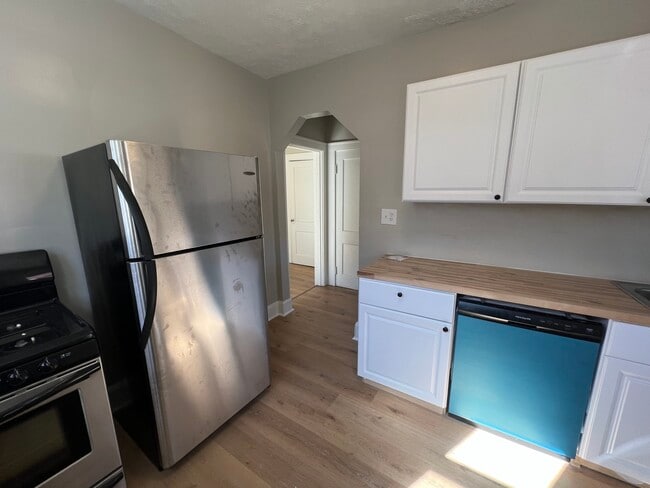 Building Photo - 2310 Indian Mound Ave