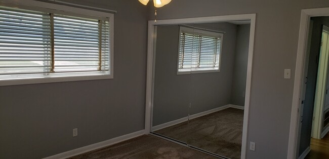 Building Photo - 4108 Parkway Dr