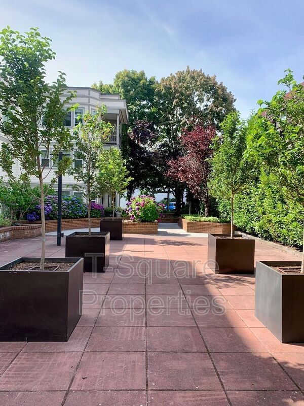 Foto del edificio - 2152 N 112th St
