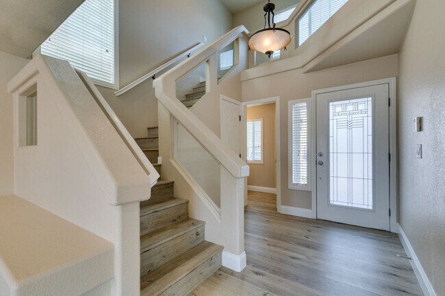 Building Photo - Charming 3-Bedroom Home on a Cul-de-Sac wi...