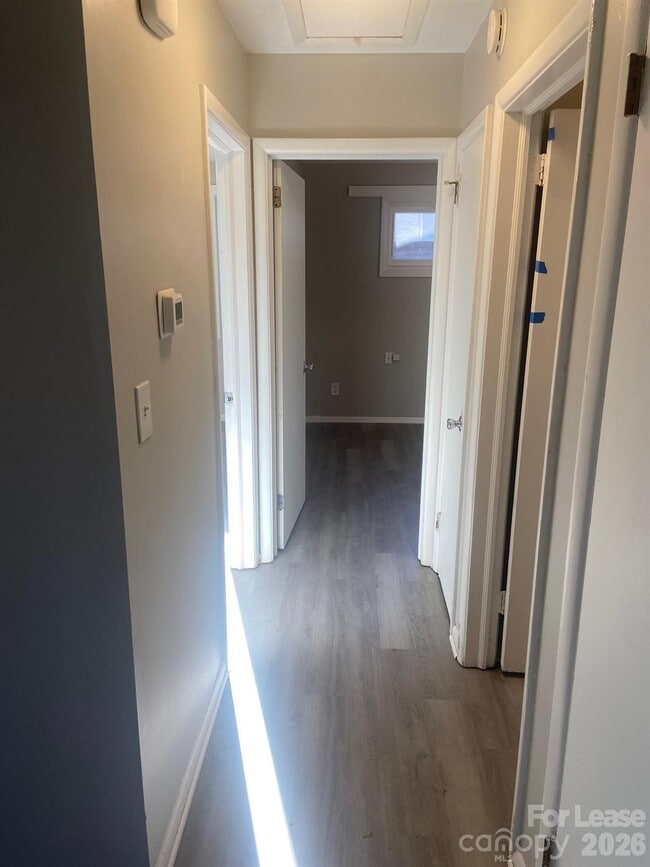 Foto del edificio - 526 Blendwood Dr