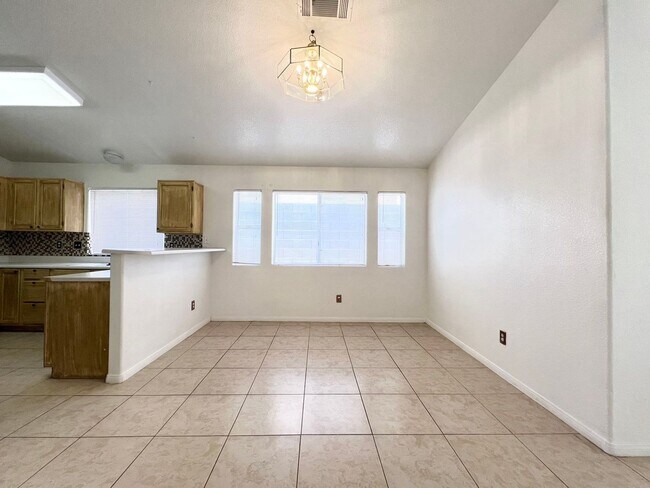 Building Photo - Nice house with 3 bedrooms