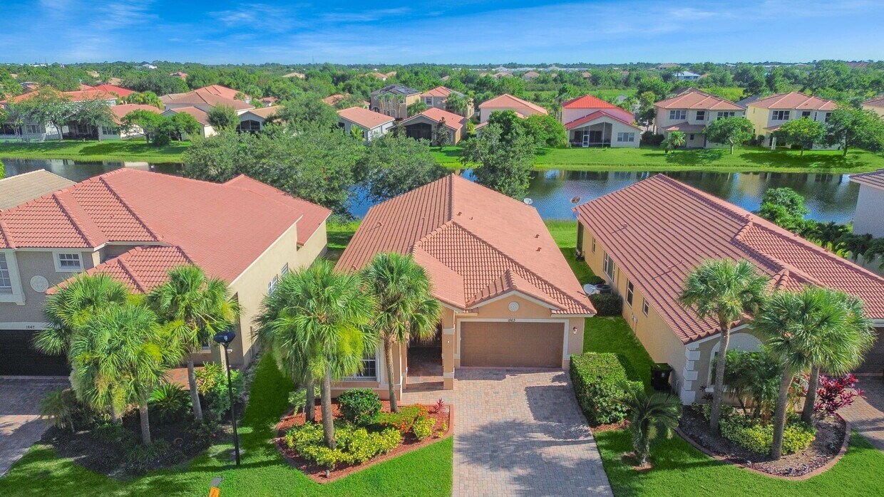Foto principal - 1863 SW Jamesport Dr
