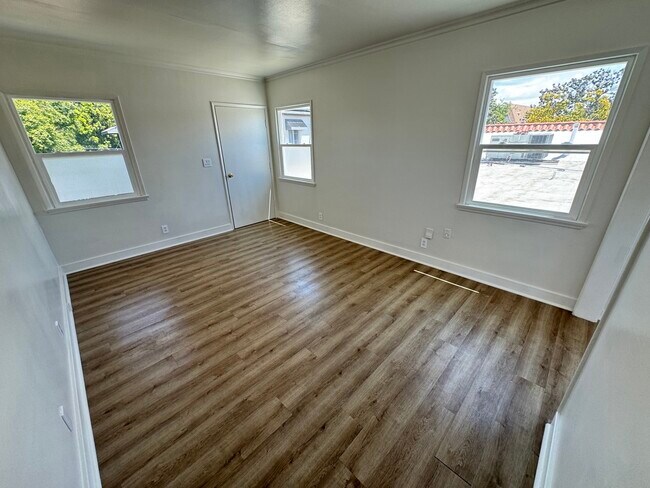Building Photo - 1255 S Ridgeley Dr