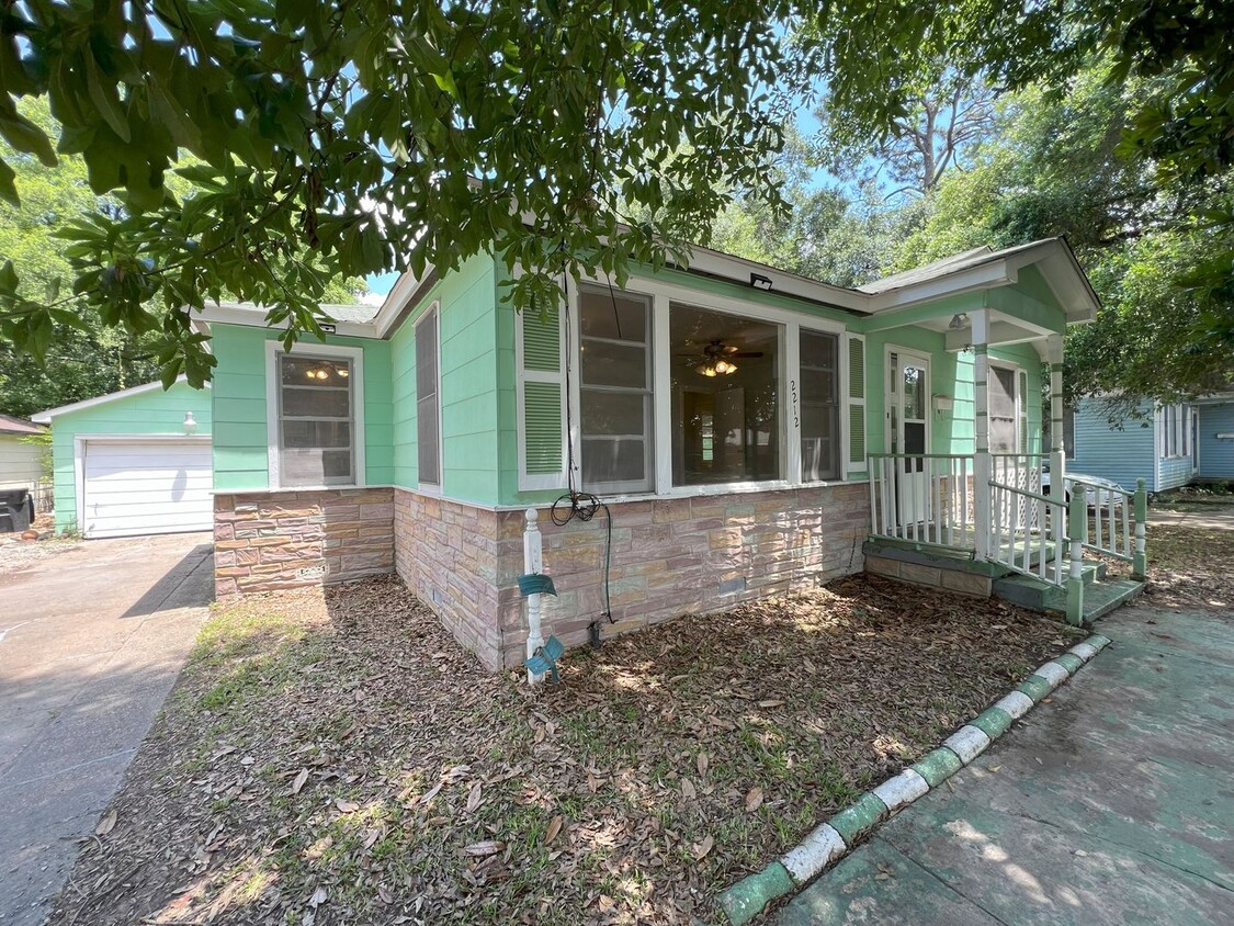 Primary Photo - 3 bedrooms, 1 bath house located in Baton ...