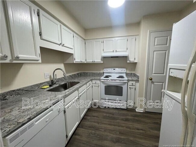 Building Photo - 2059 Trexler Ct