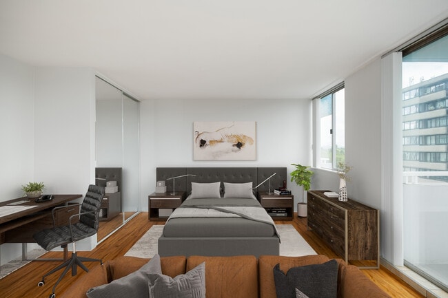 Building Photo - Hollyburn Court