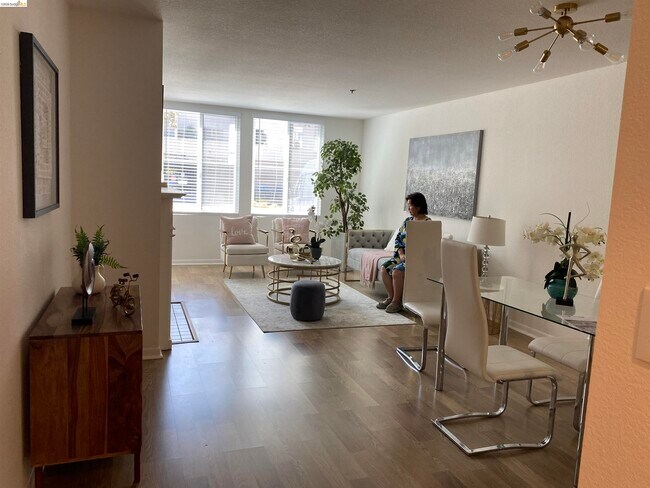 Foto del edificio - 535 Pierce St