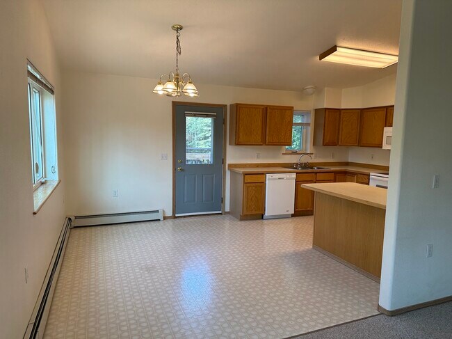 Dining area - 3435 Laurance Rd