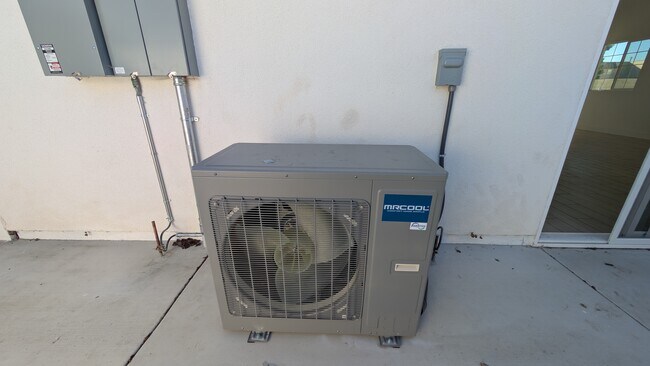 Foto del edificio - 20746 Elaine Ave