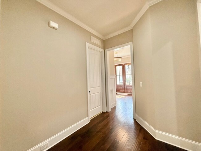 Building Photo - Luxurious 3BD, 4BA Raleigh Townhome with a First Floor Master Bedroom, Bonus Sunroom, and Large U...