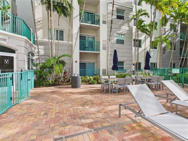 Foto del edificio - 6001 SW 70th St