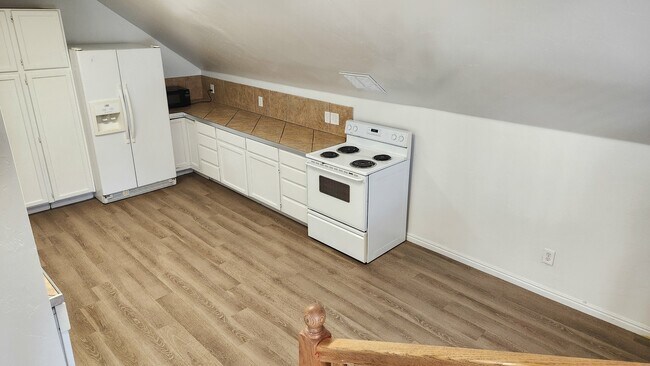 Building Photo - 773 S 400 E