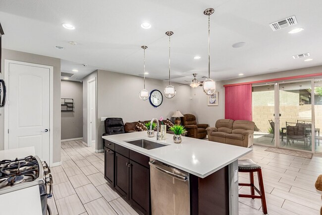 Foto del edificio - 6518 S 47th Ln