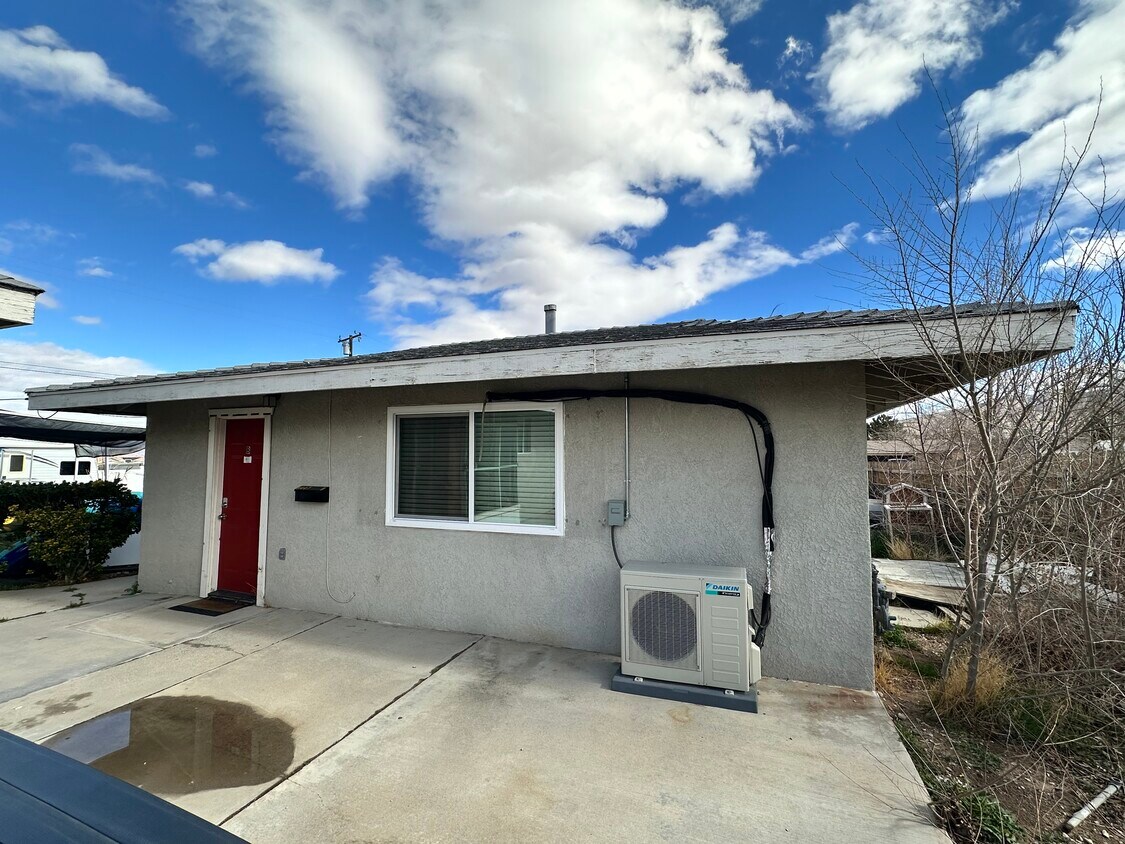 Primary Photo - 9447 Delmar Ave